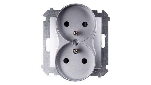 Gniazdo podwójne z uziemieniem Simon 54 DGZ2MZ.01/43, 16A 250V, srebrny mat, podtynkowe, IP20 – widok główny